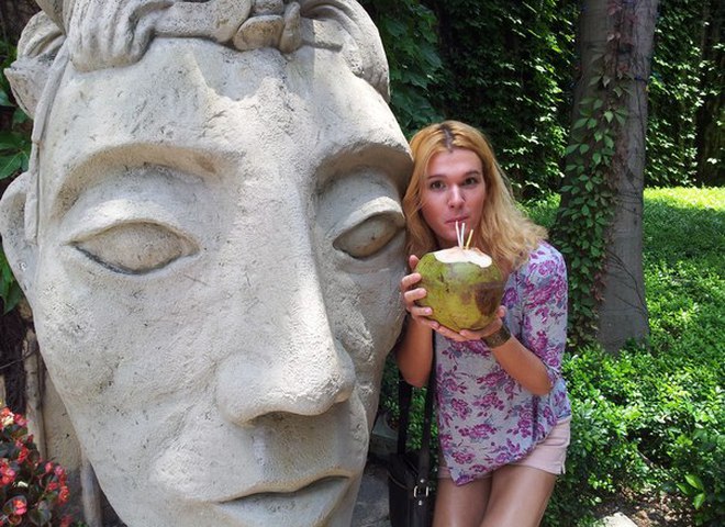 Борис Апрель