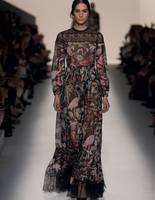 показ Valentino