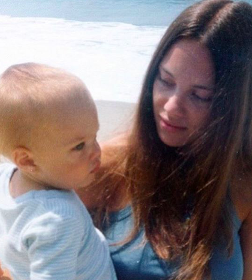 Анджелина Джоли в детстве