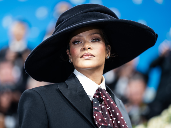 Ріанна оголосила про третю вагітність на червоній доріжці Met Gala 2025