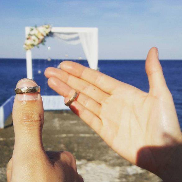 Офіційно: ведучий Святослав Гринчук одружився