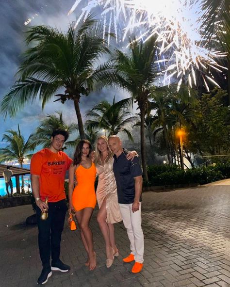 Ирина Шейк отметила Новый год 2020 на Коста-Рике