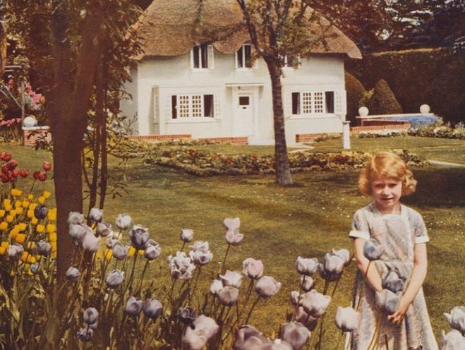 15 архивных фото Елизаветы II, которые ты редко где увидишь