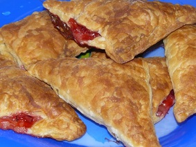 Слойки с клубникой Слойки с клубникой