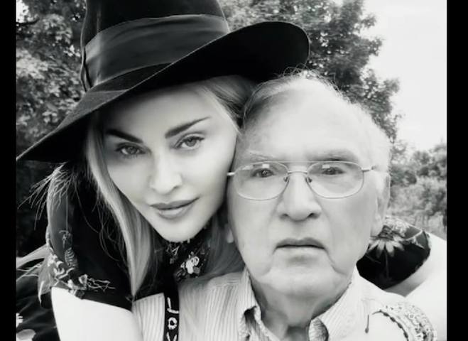 Мадонна с отцом