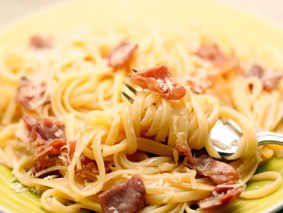 Спагетти с грудинкой в водке 