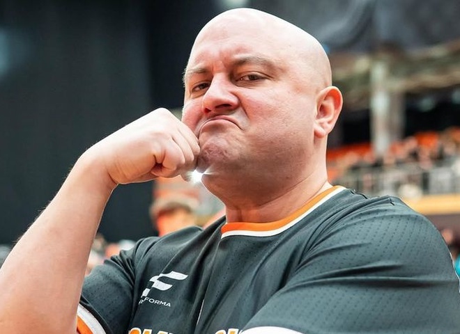 Юрій Ткач запостив рідкісне селфі з рідним братом