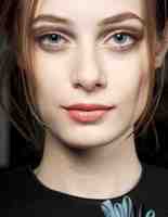 Б'юті-образ моделей з показу Giorgio Armani Осень 2015 Б'юті-образ моделей з показу Giorgio Armani Осень 2015