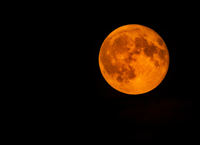 Місячне затемнення 5 червня: найкращі фото