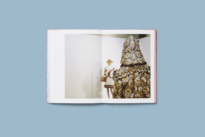 Модное чтиво: Gucci выпустил книгу фотографий своей истории 