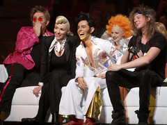 Шоу маст гоу он