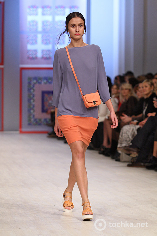 Показ POUSTOVIT 