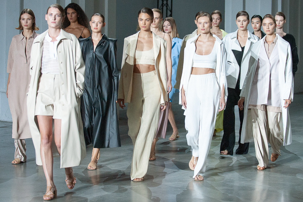 Показ VOROZHBYT & ZEMSKOVA на Ukrainian Fashion Week noseason sept 2021