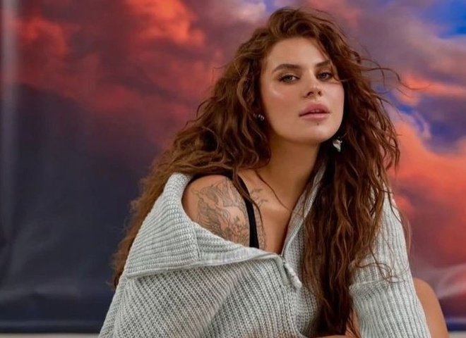 Солістка KAZKA Заріцька розповіла, на чому заробляє під час війни