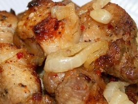 Мясо в рукаве на луковой подушке Мясо в рукаве на луковой подушке