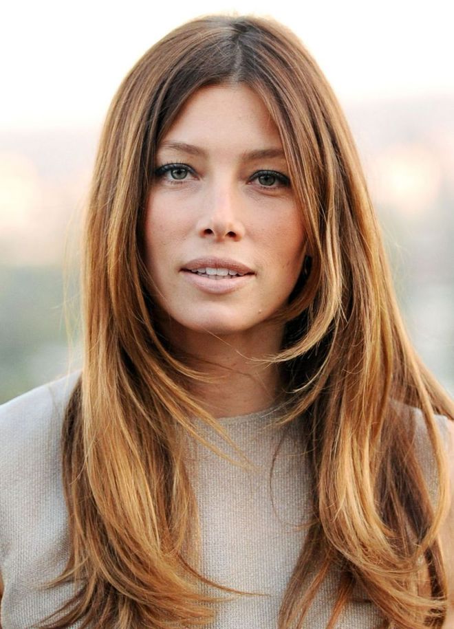 Moda Iz 2000 H Na Pike Populyarnosti Strizhka Sloyami Snova V Trende Tochka Net