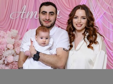 Блогерка Альона Чарінцева шокувала сумою витрат на домашні пологи