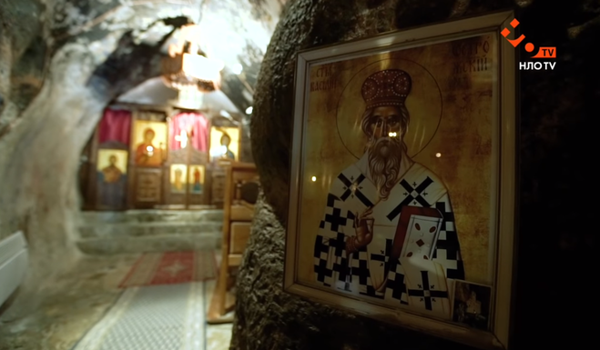 Монастырь в скале: must-see место для туристов в Черногории