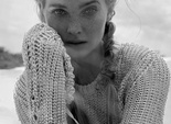 Эльза Хоск в фотосессии для Harper’s Bazaar