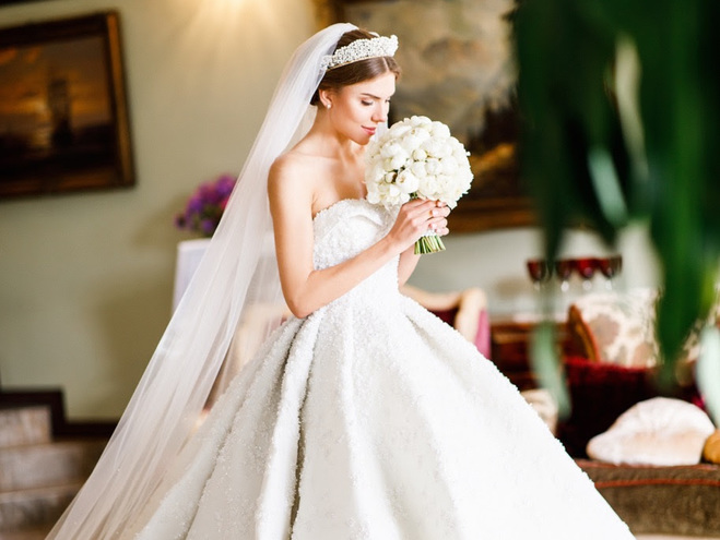 Катя Гуменюк в свадебном платье