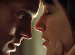 Поцілунки у фільмі "50 відтінків сірого"