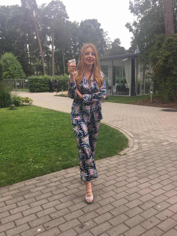 ТОП-10 модних образів Тіни Кароль в Юрмалі