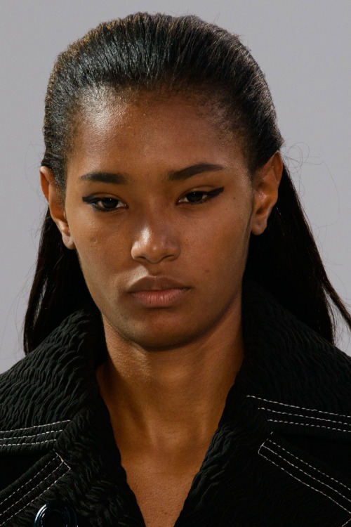 Черная подводка