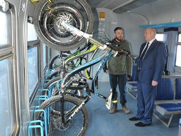В Украине презентовали первый вагон для велосипедов