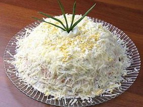 Салат с черносливом и маринованными шампиньонами Салат с черносливом и маринованными шампиньонами
