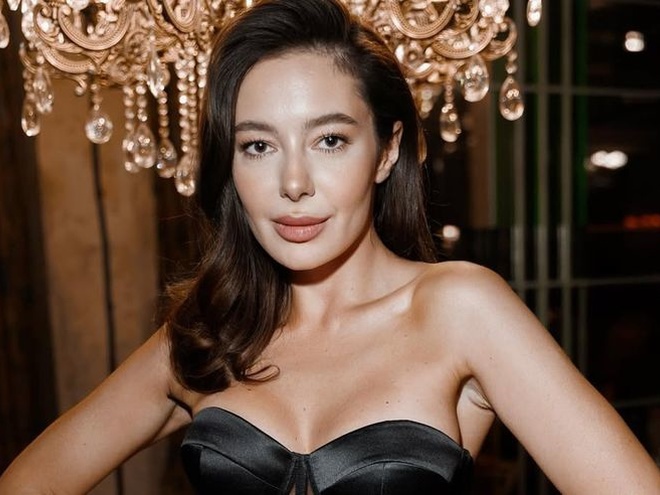 У відомої української блогерки розірвався грудний імплант