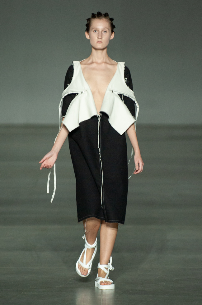Показ DZHUS на Ukrainian Fashion Week noseason sept 2021
