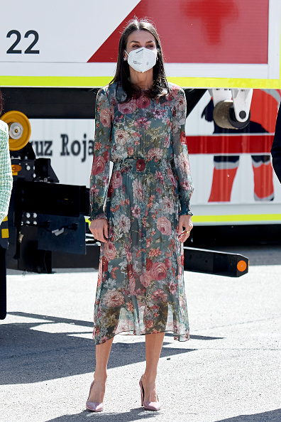 Королева Испании Летиция в платье Zara