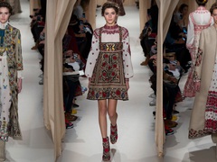 Вишиванка Haute Couture: показ весняної колекції Valentino