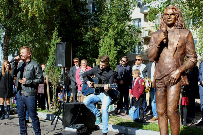 Пам'ятник Скрябіну на Волині