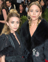 Мэри-Кейт Олсен и Эшли Олсен на Met Gala 2015