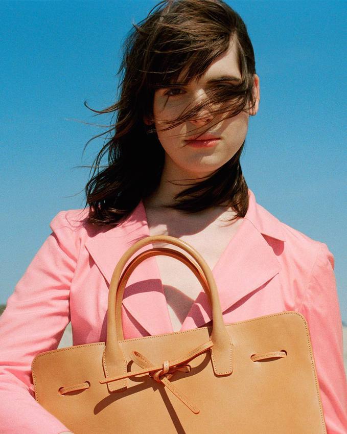 Американський бренд створив сумки в честь українських дівчат