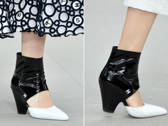 Двухцветные ботильоны от Виржини Виар