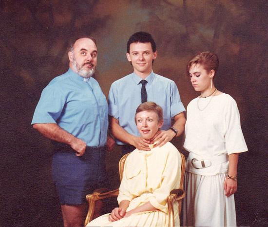 Подборка странных и нелепых семейных фотографий