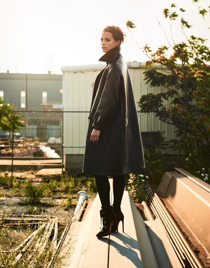 Алисия Викандер в fashion-съемке для Porter Magazine