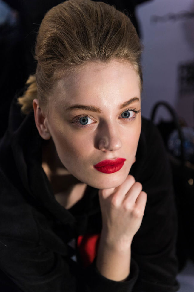 макияж на выпускной: акцент на губы