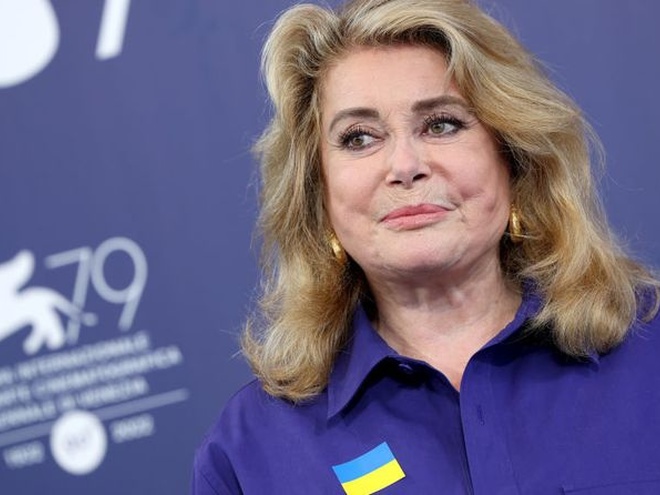 Катрін Деньов виступила на французькому телебаченні з віршем Лесі Українки