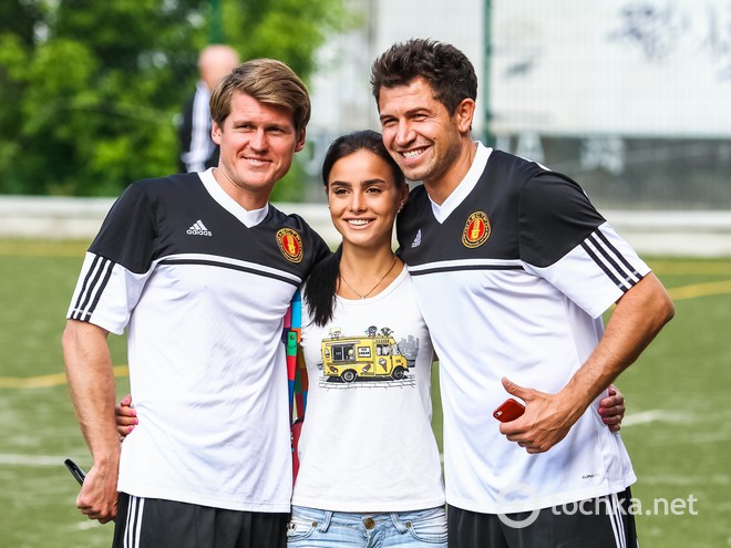 ФК "Маэстро" - Консульство Испании