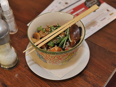 Кулинарный мастер-класс с шеф-поваром: лапша с морепродуктами: фото