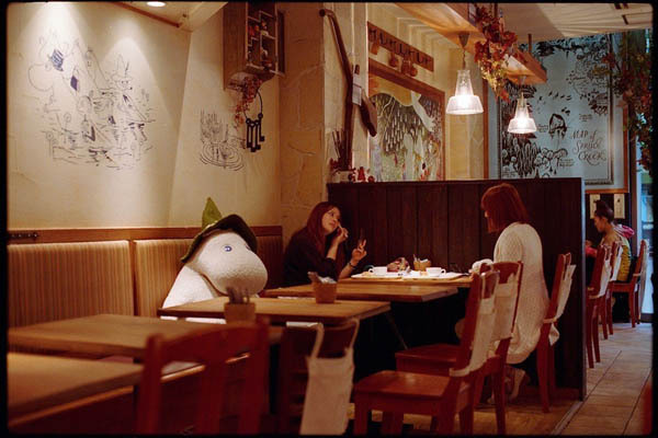 Муми-тролль для одиноких посетителей кафе Moomin Cafе