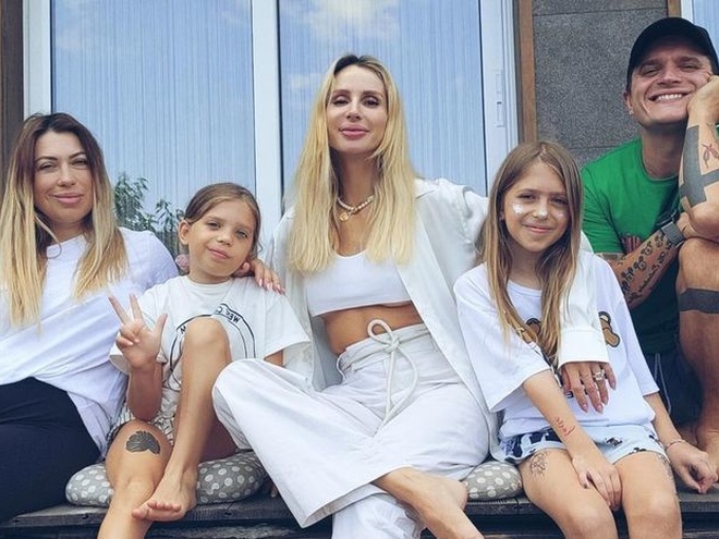 Анатоліч публічно заступився за свою куму Лободу, яка продовжує співати російською