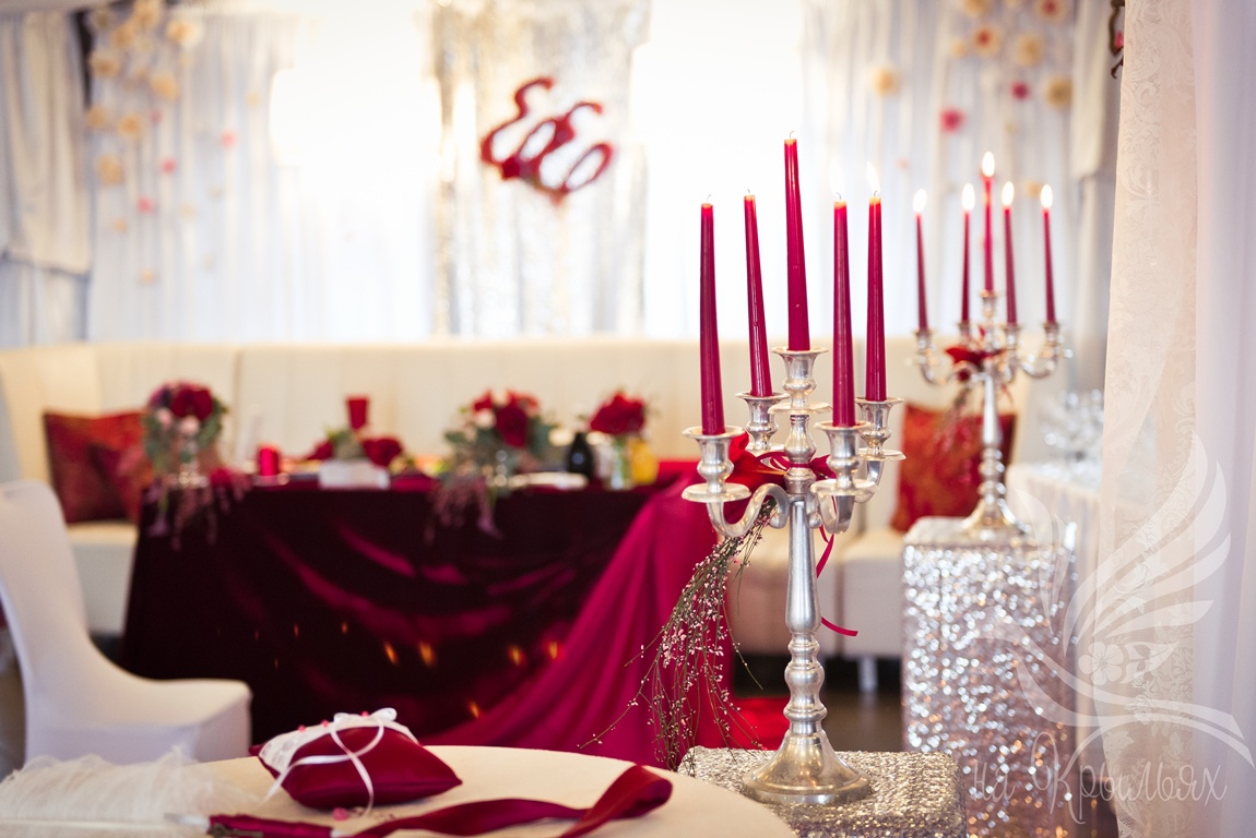 Наймодніші кольори для весілля: марсала