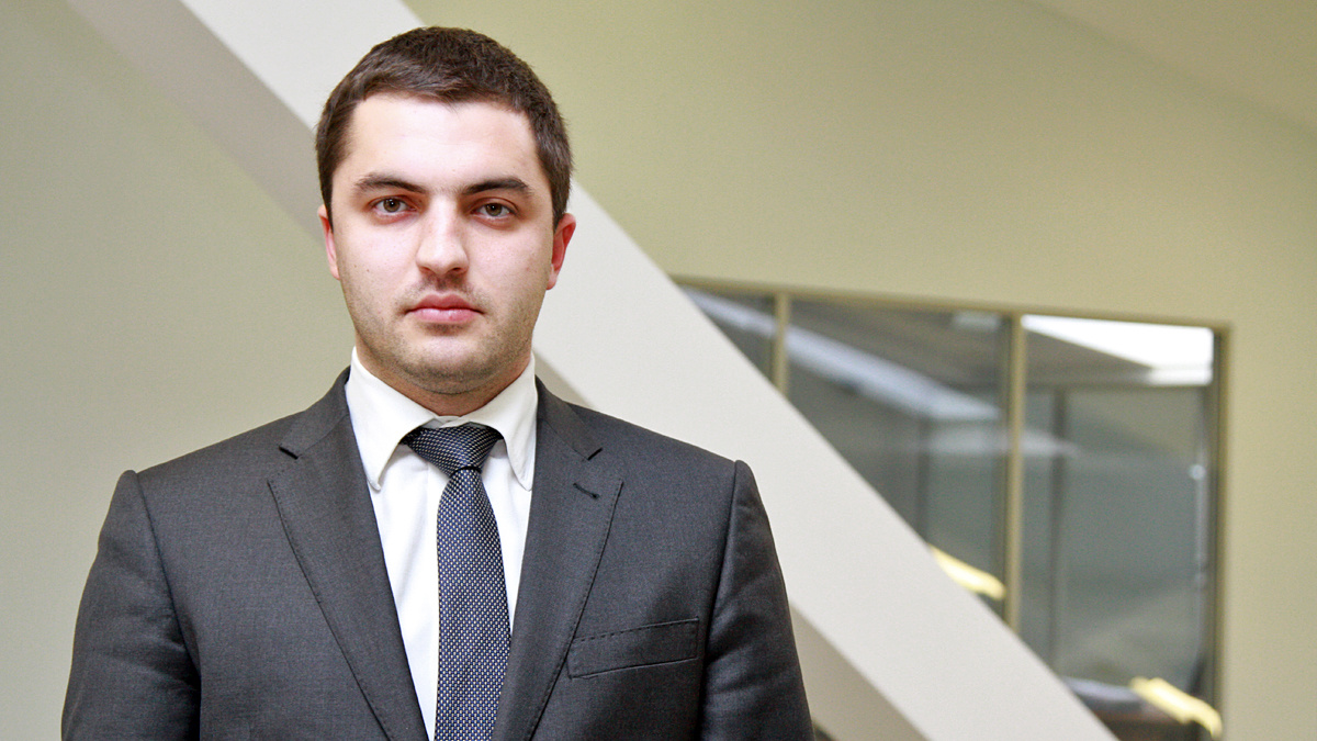 Євген Ларін