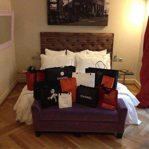 "Я не знаю. Оно само купилось."