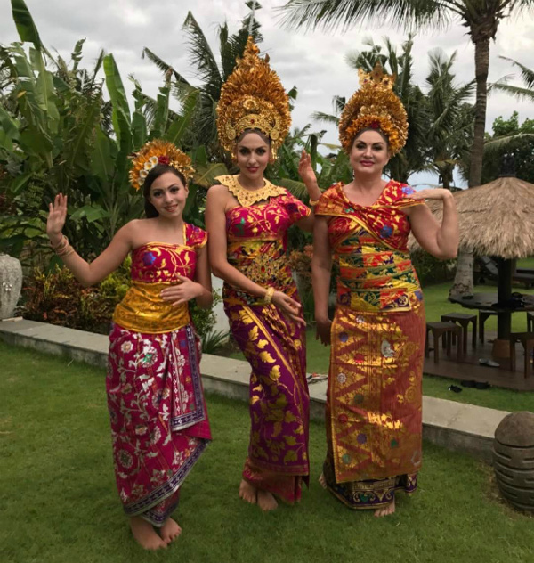 Оля Полякова