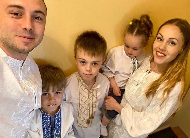 Тарас Тополя розсекретив, коли його дружина Alyosha із трьома дітьми повернеться до України